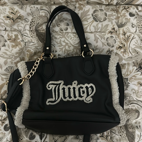 Juicy Couture Handbags - Juicy crossbody bag